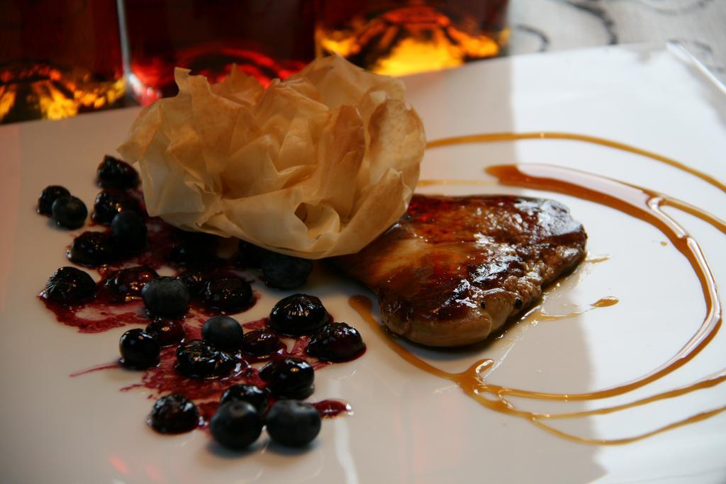 Logis Au Canard Gourmand Samatan Exterior foto