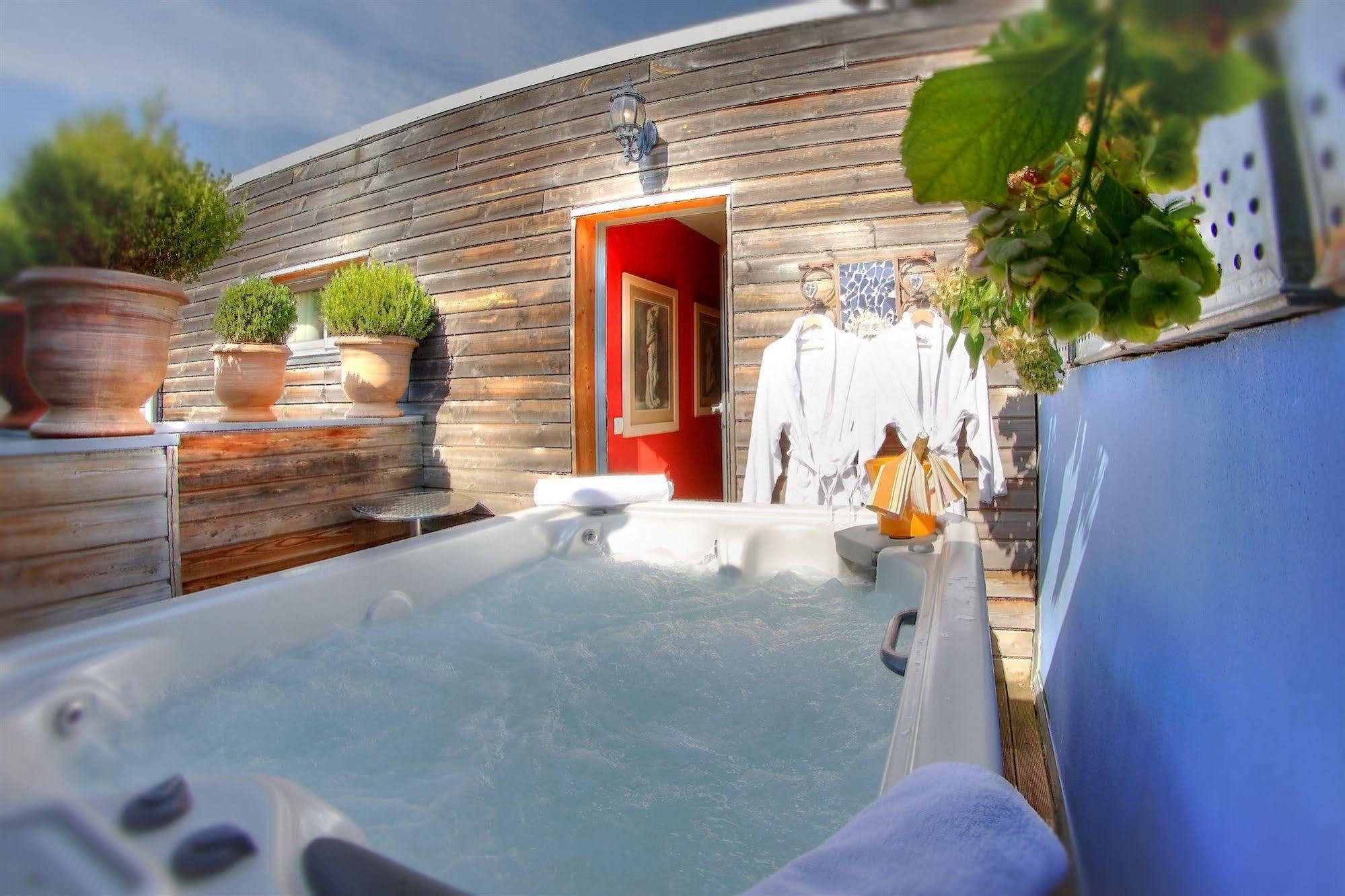 Logis Au Canard Gourmand Samatan Exterior foto